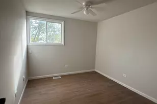 901 Gael Dr, Joliet, IL 60435 - Photo 16