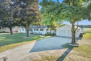 2434 N 7000W Rd, Bonfield, IL 60913 - Photo 2