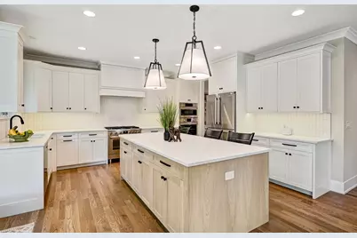 6200 Clarendon Hills Road, Willowbrook, IL 60527 - Photo 12