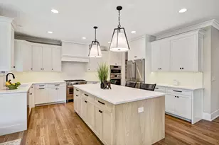 6200 Clarendon Hills Rd, Willowbrook, IL 60527 - Photo 12