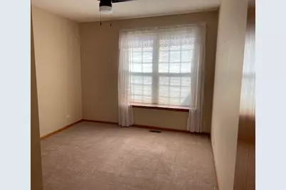 296 W Prairie Walk Lane, Round Lake, IL 60073 - Photo 6