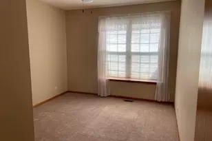 296 W Prairie Walk Ln, Round Lake, IL 60073 - Photo 6