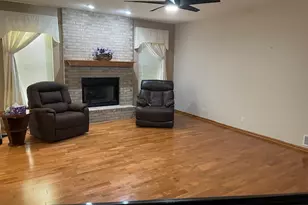 296 W Prairie Walk Ln, Round Lake, IL 60073 - Photo 14