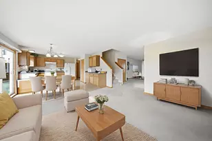 700 Brighton Dr, Pingree Grove, IL 60140 - Photo 4