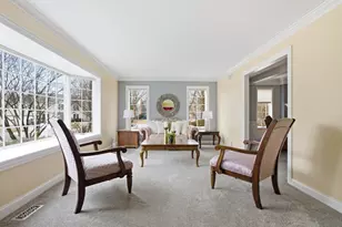 1165 Dickens Ave, Naperville, IL 60563 - Photo 6