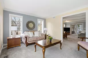 1165 Dickens Ave, Naperville, IL 60563 - Photo 8