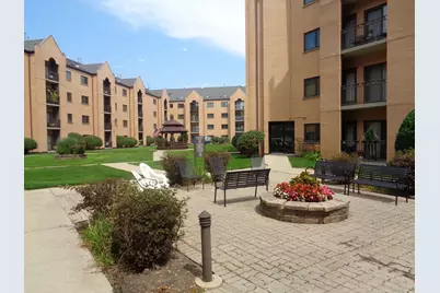 7400 W Lawrence Avenue #229, Harwood Heights, IL 60706 - Photo 8