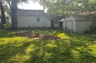 97 N Pearl St, Kankakee, IL 60901 - Photo 8