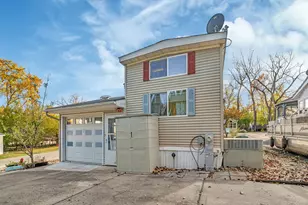 64 Fossil Ridge Rd, Wilmington, IL 60481 - Photo 2