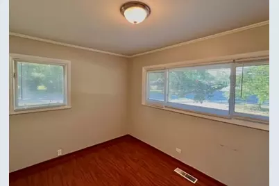 101 Shabbona Drive, Park Forest, IL 60466 - Photo 8