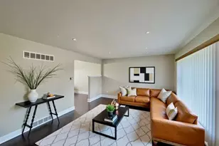 16535 S Elm Ct, South Holland, IL 60473 - Photo 2