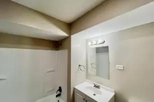 16535 S Elm Ct, South Holland, IL 60473 - Photo 8