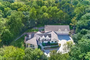 925 N River Rd, Algonquin, IL 60102 - Photo 1
