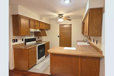 10821 Keokuk Trail, Roscoe, IL 61073 - Photo 8