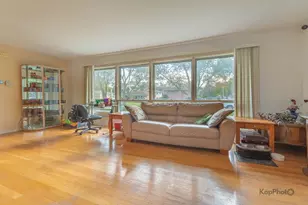 2740 Norma Ct, Glenview, IL 60025 - Photo 4