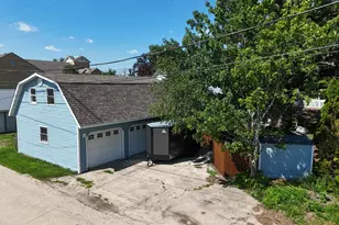 110 W Mason St, Lena, IL 61048 - Photo 4