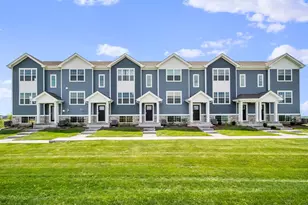 905 Briar Gln Ct, Hampshire, IL 60140 - Photo 2