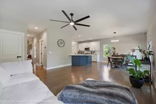 621 Bourbon Ct, Naperville, IL 60565 - Photo 4