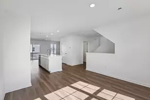 909 Briar Gln Ct, Hampshire, IL 60140 - Photo 4