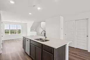 911 Briar Gln Ct, Hampshire, IL 60140 - Photo 6