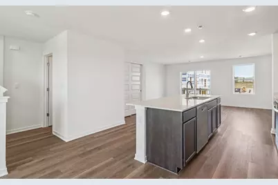 911 Briar Glen Court, Hampshire, IL 60140 - Photo 4