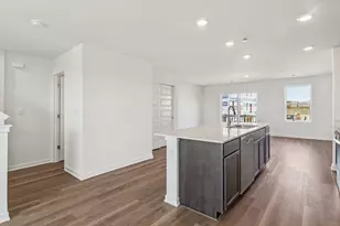 911 Briar Gln Ct, Hampshire, IL 60140 - Photo 4