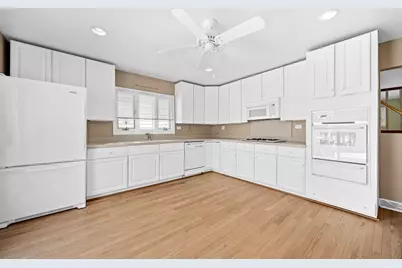 5252 Fairmount Avenue, Downers Grove, IL 60515 - Photo 10