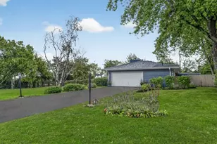 4 Mayflower Dr, Batavia, IL 60510 - Photo 32