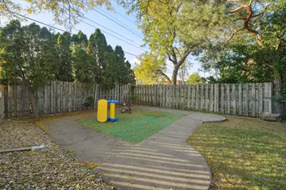 1S221 Summit Avenue, Oakbrook Terrace, IL 60181 - Photo 28