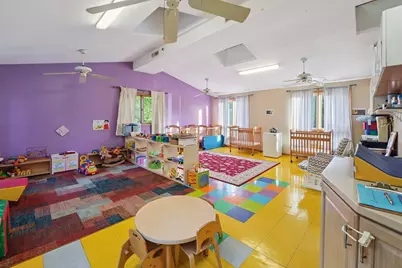 1S221 Summit Avenue, Oakbrook Terrace, IL 60181 - Photo 8