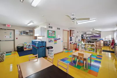 1S221 Summit Avenue, Oakbrook Terrace, IL 60181 - Photo 10