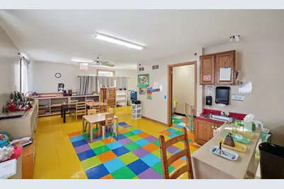 1S221 Summit Avenue, Oakbrook Terrace, IL 60181 - Photo 12