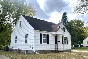 813 E Washington St, Monticello, IL 61856 - Photo 2