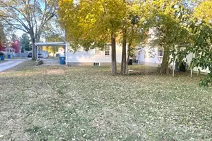 813 E Washington St, Monticello, IL 61856 - Photo 24