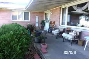 407 E Pine St, Chatsworth, IL 60921 - Photo 4