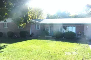 407 E Pine St, Chatsworth, IL 60921 - Photo 2