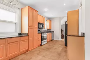 3439 W 66th Pl, Chicago, IL 60629 - Photo 10