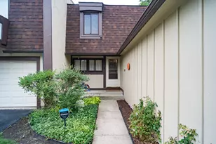 164 Cascade Dr, Indian Head Park, IL 60525 - Photo 2