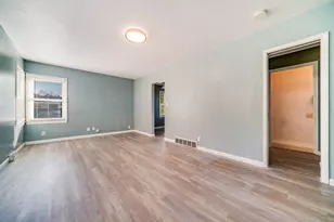 417 27th St, Rockford, IL 61108 - Photo 8