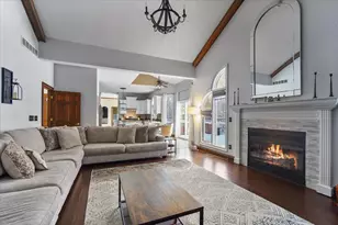 8 Stetson Dr, Bloomington, IL 61701 - Photo 4