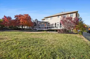 8 Stetson Dr, Bloomington, IL 61701 - Photo 2