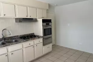 372 Yates Ave, Calumet City, IL 60409 - Photo 10