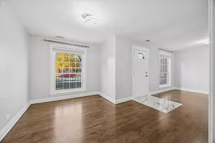 5731 Sutton Pl, Hinsdale, IL 60521 - Photo 2