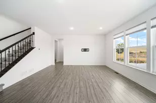 356 S Pointe Ave, South Elgin, IL 60177 - Photo 8