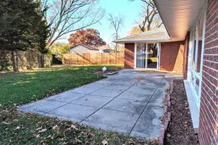 2220 Mayflower St, Aurora, IL 60506 - Photo 4