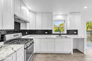 18888 W Oak Ave, Mundelein, IL 60060 - Photo 2