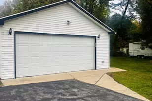 1514 173rd St, East Hazel Crest, IL 60429 - Photo 4