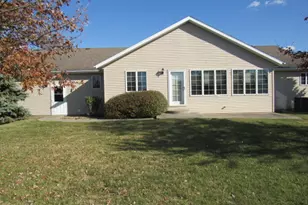 3 Delmar Dr, Clifton, IL 61727 - Photo 2