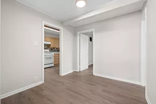 233 Wildwood Dr, Round Lake Beach, IL 60073 - Photo 4