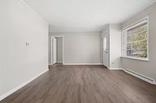 233 Wildwood Dr, Round Lake Beach, IL 60073 - Photo 2